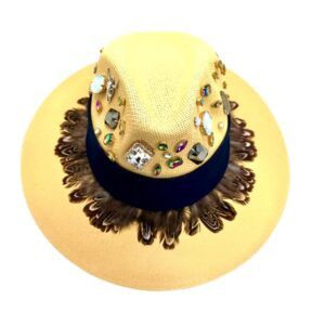 Sombrero con cristales y plumas naturales amarillo