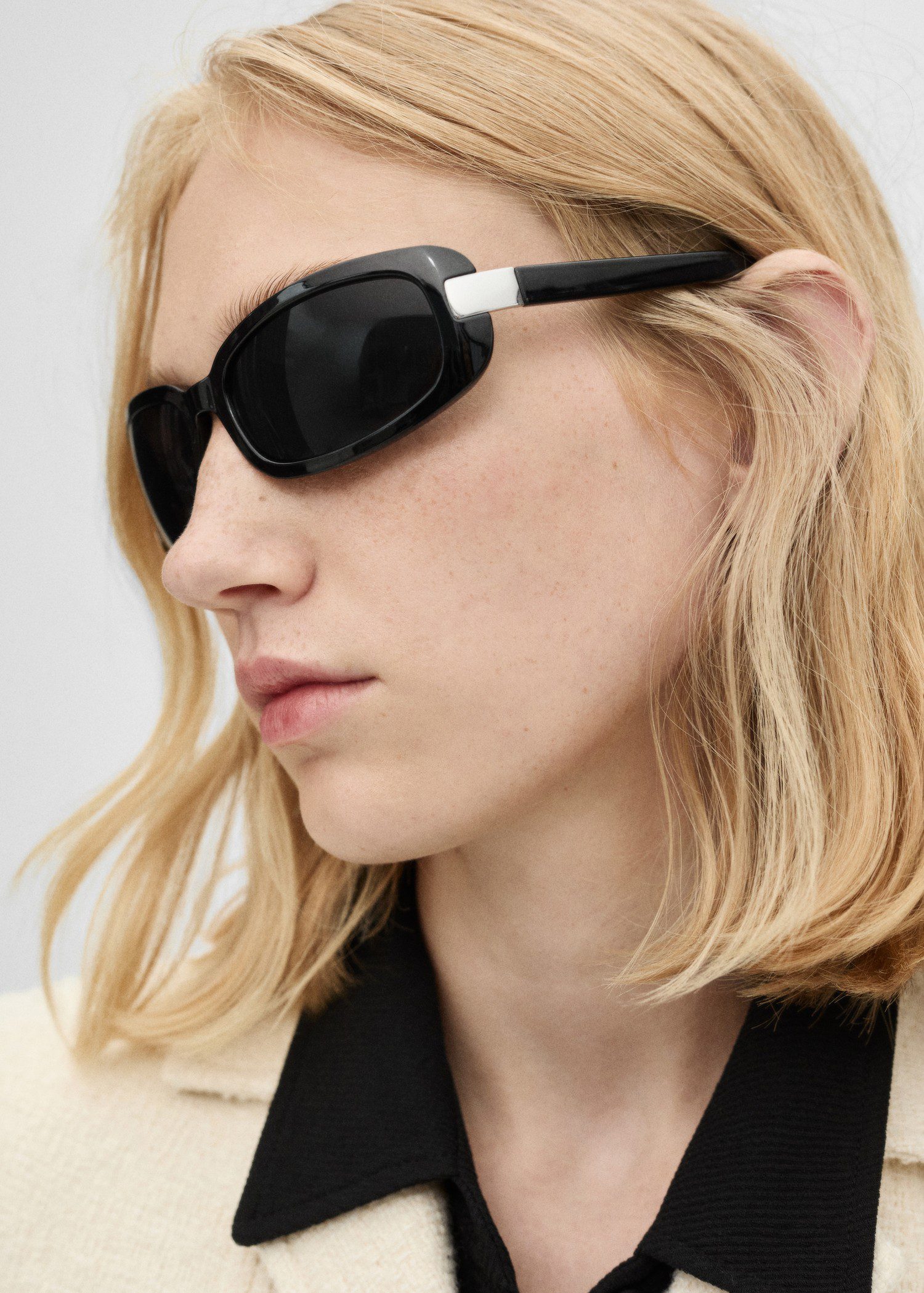 Gafas de sol detalle metálico