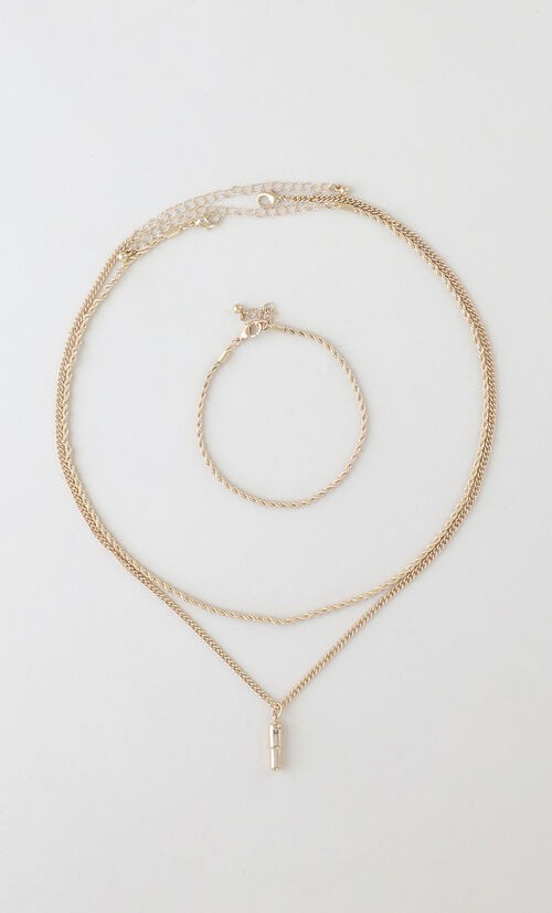 Collar Multicadena Con Dije