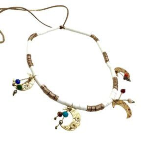 Collar con donas blancas y LUNAS doradas