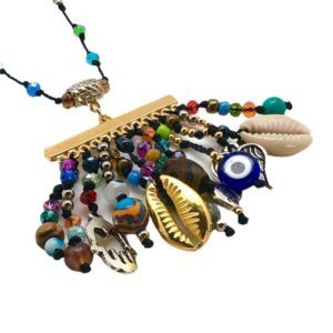 Collar corto hecho a mano con diferentes dijes mexican boho