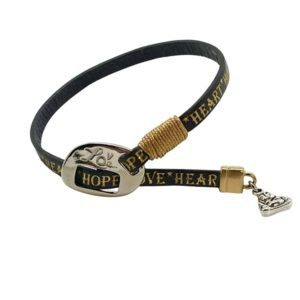 Pulsera de piel con palabras color negro y broche ajustable